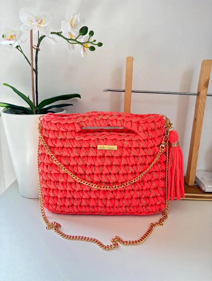 Sac Naya L - Prêt à expédier | Néon Corail fil doré